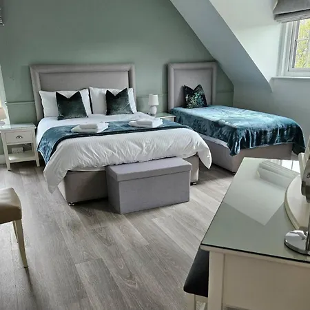 Donegal Town, Revlin Shore And Bank Walk Homestay